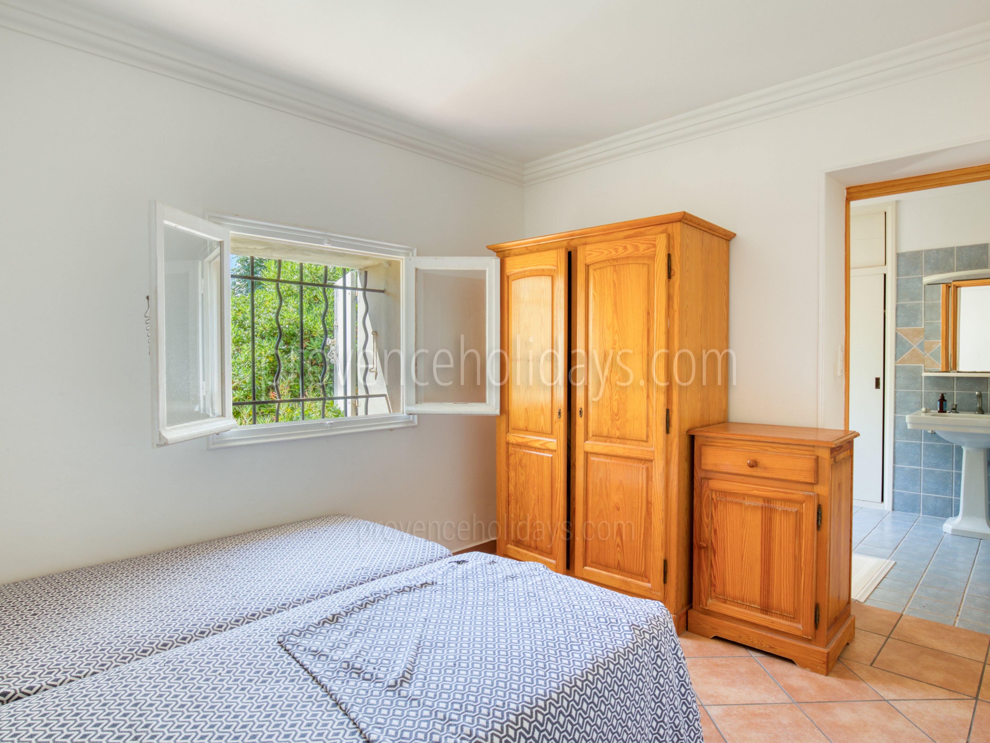 9 - Villa Estérel: Villa: Bedroom