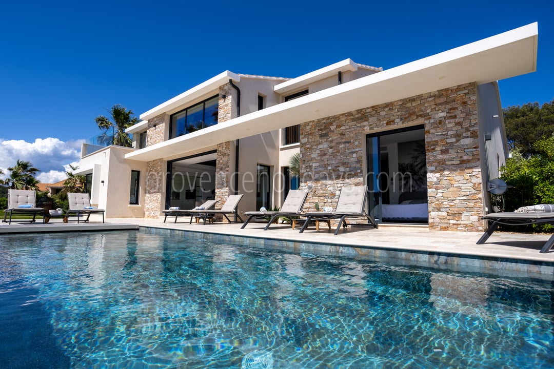 Französische Riviera Villa mit Panoramablick auf das Meer