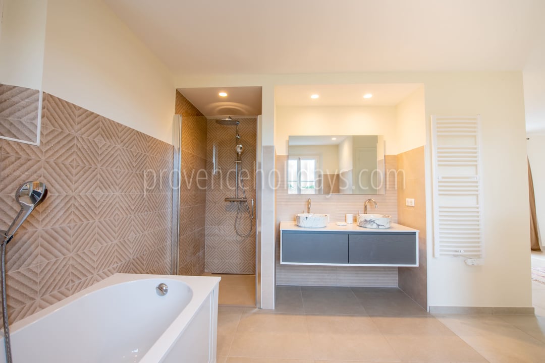 12 - Villa Heaven: Villa: Bathroom