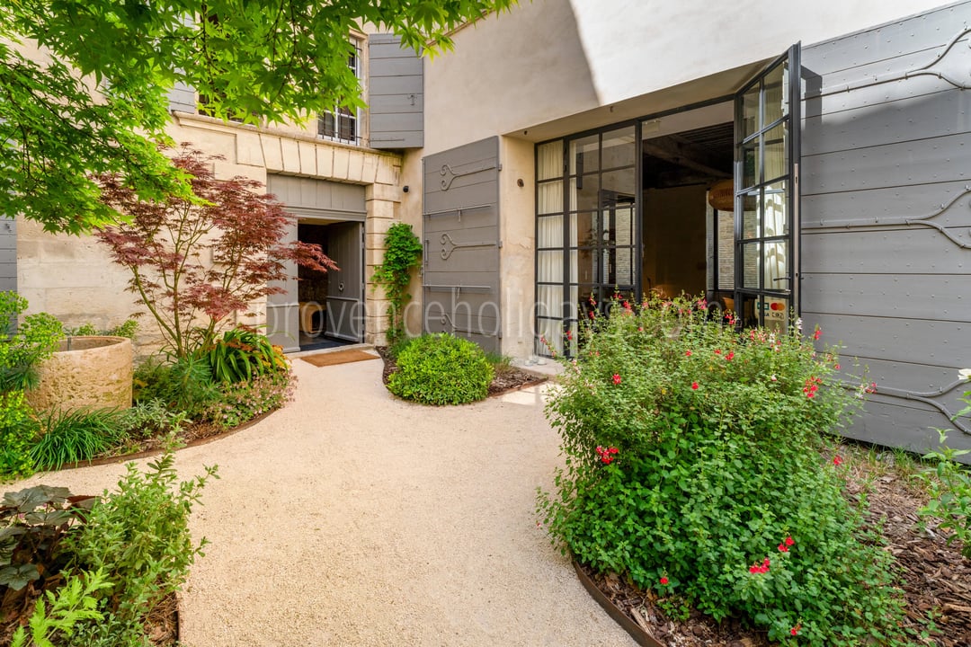 11 - Restored residence in Saint-Rémy-de-Provence: Villa: Exterior