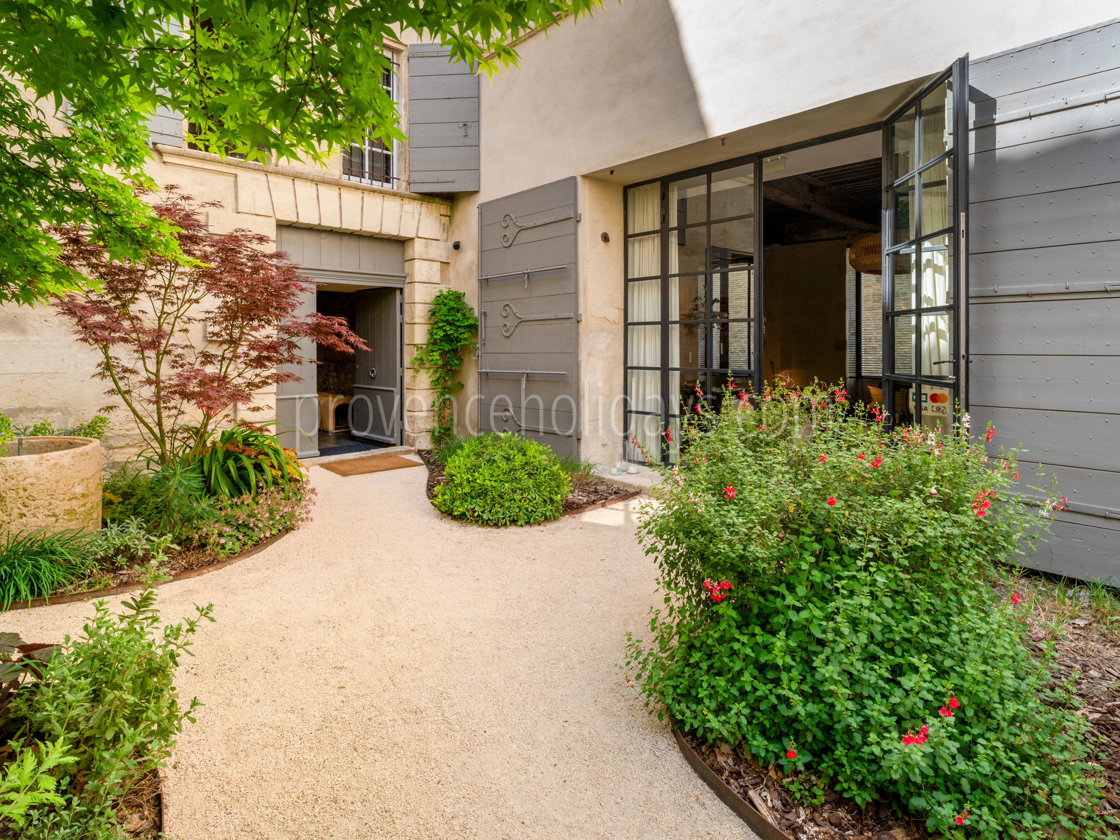 11 - Restored residence in Saint-Rémy-de-Provence: Villa: Exterior