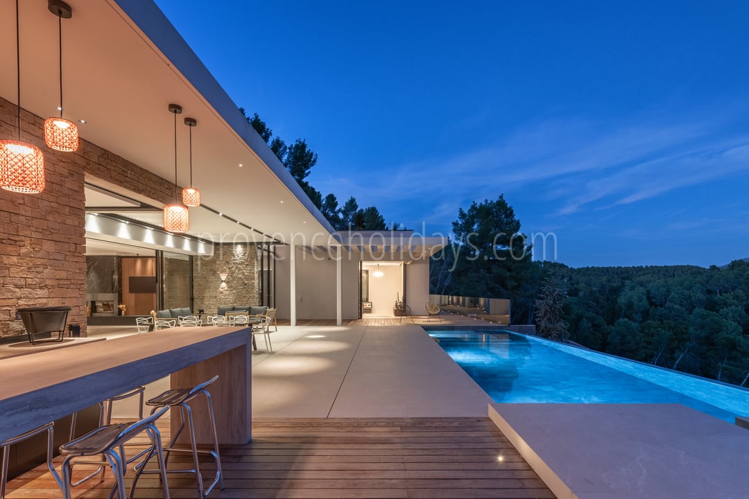 luxe, strak design en een uniek panorama in het hart van de Provence