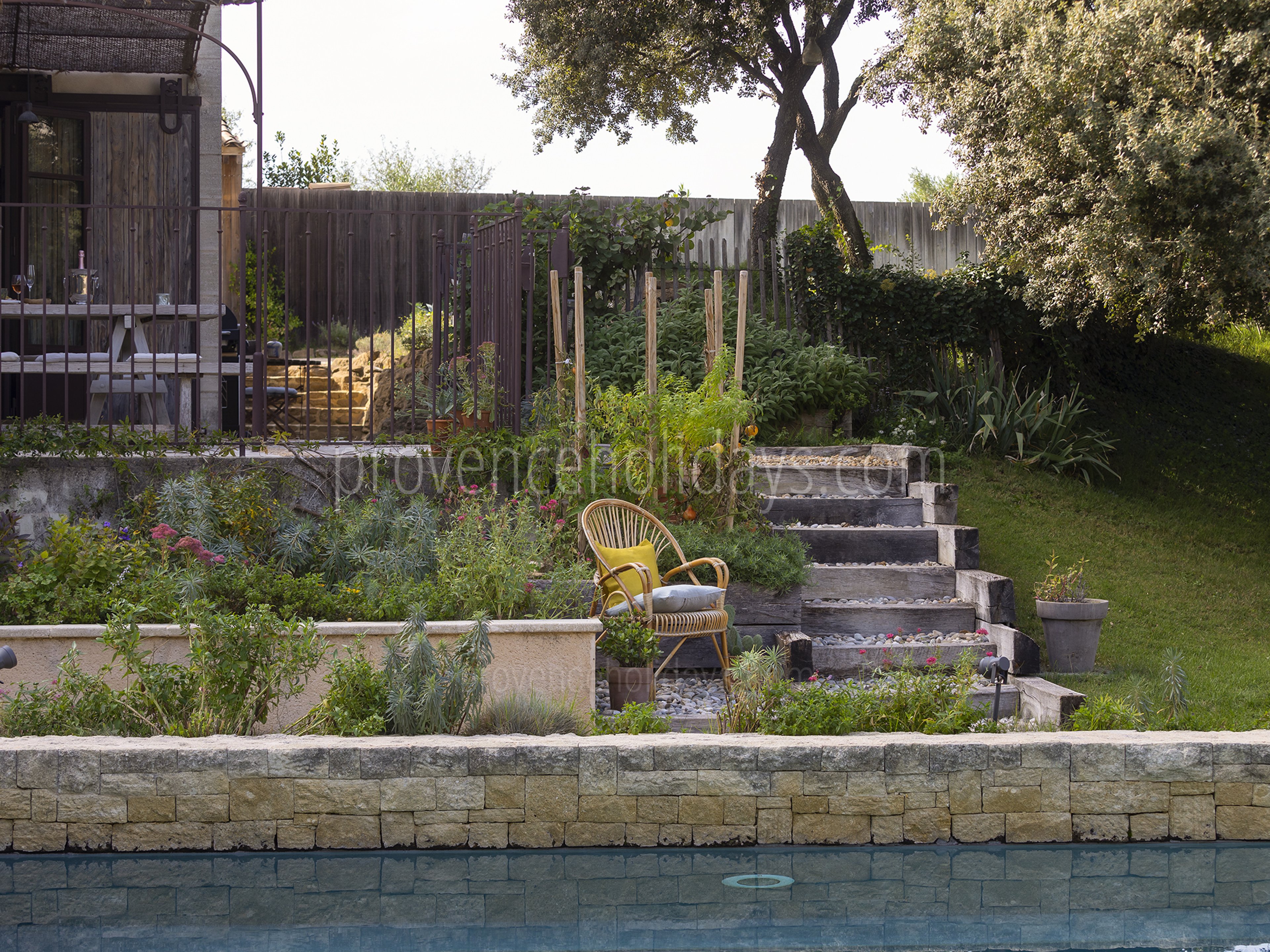 28 - Bergerie de Beaumes: Villa: Exterior
