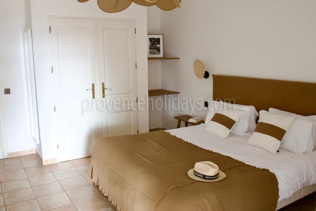 54 - Mas des Collines du Luberon: Villa: Bedroom