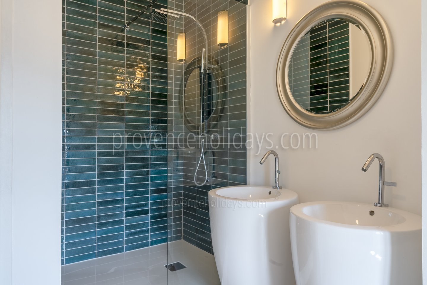 19 - Mas des Aires: Villa: Bathroom