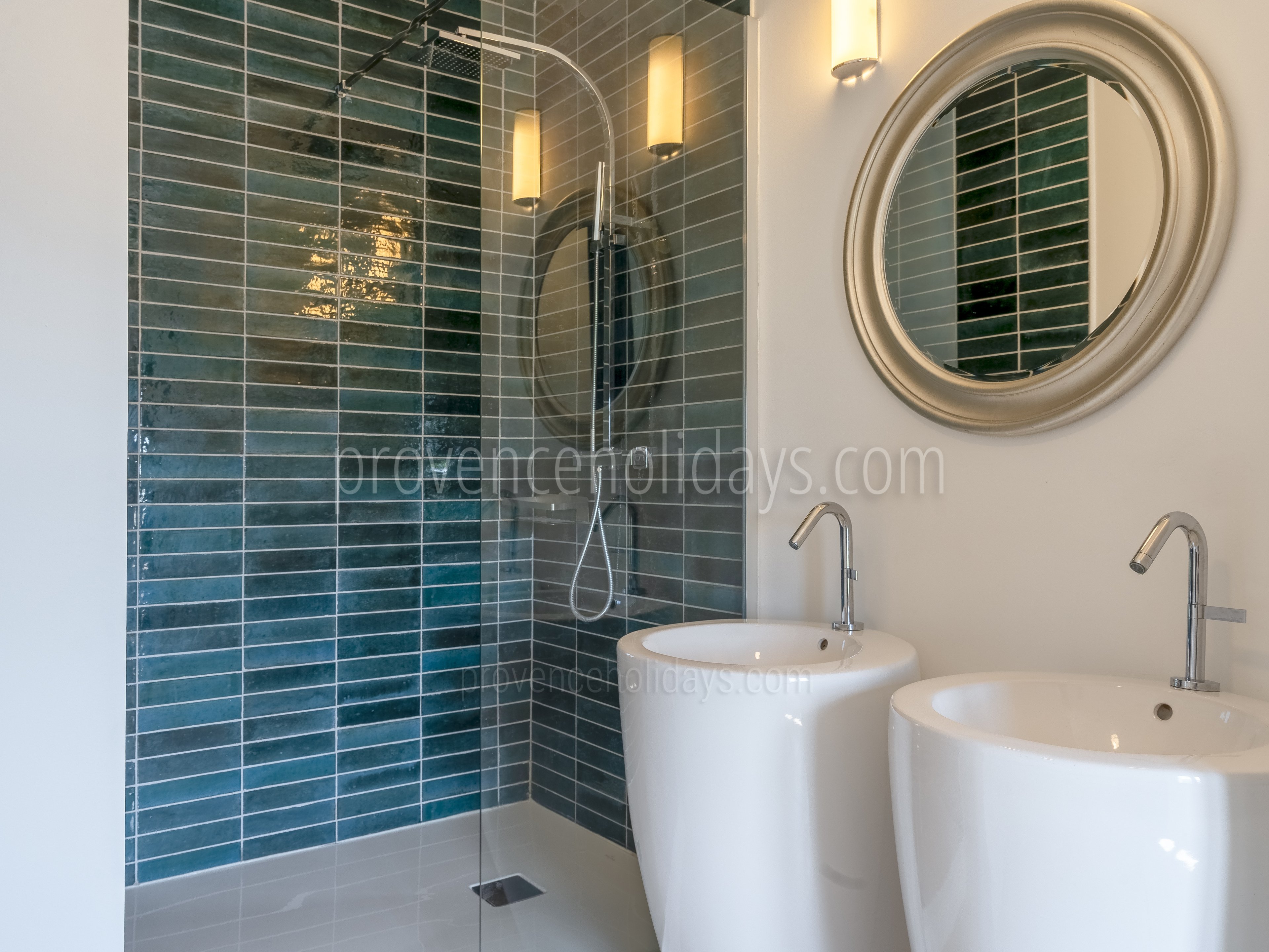 19 - Mas des Aires: Villa: Bathroom