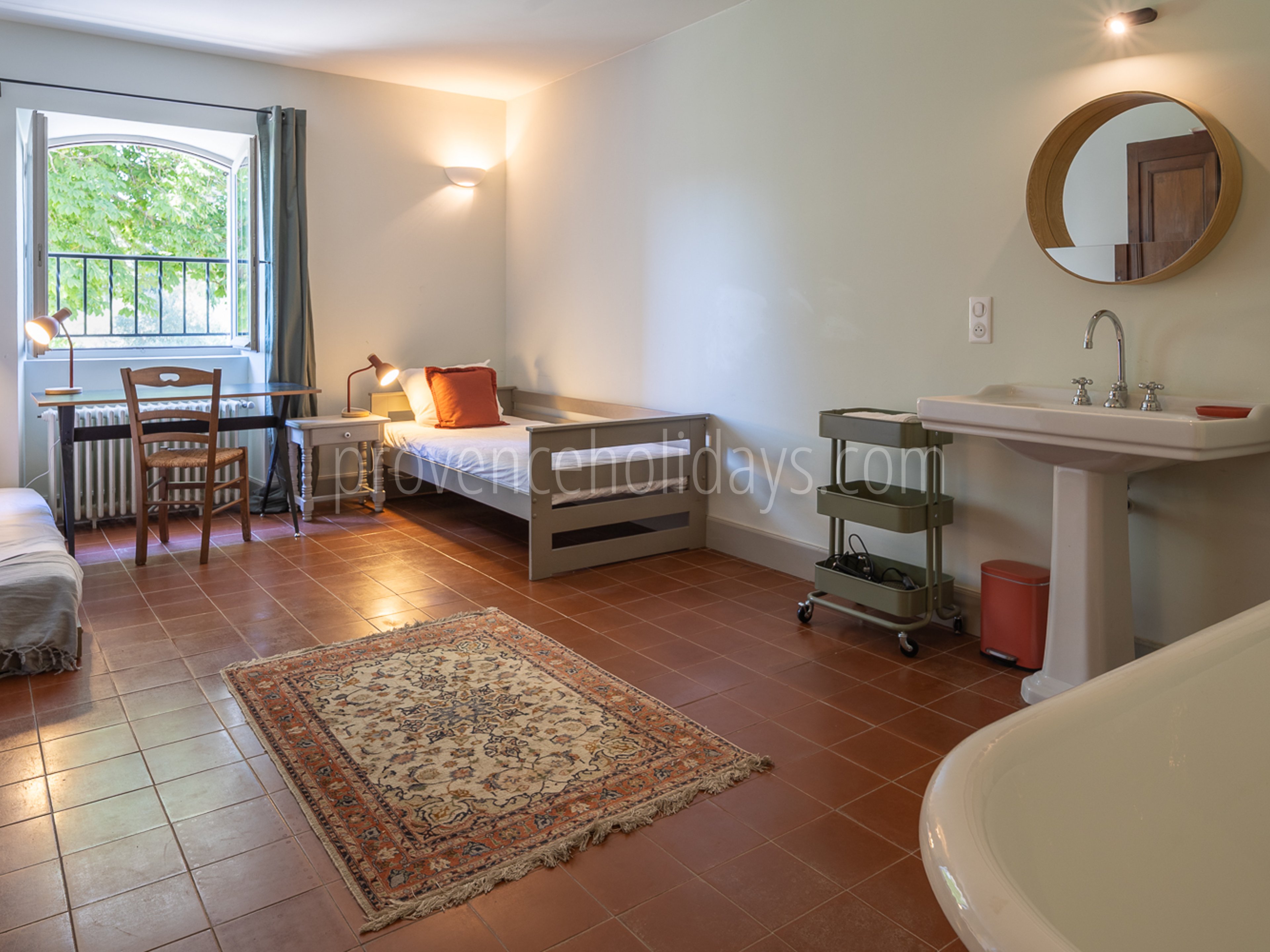 14 - Mas du Lierre: Villa: Bedroom
