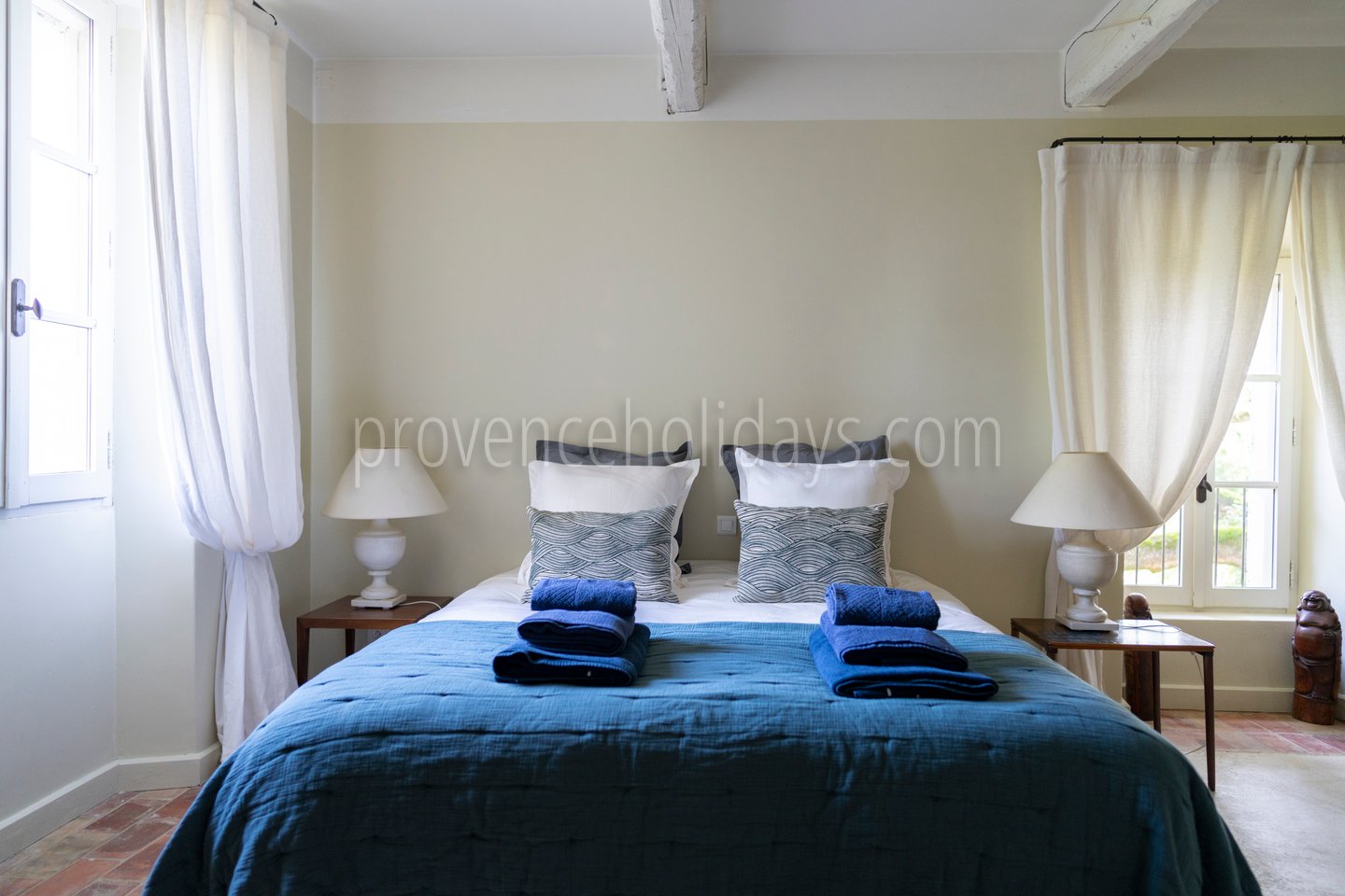 89 - La Bastide Neuve: Villa: Bedroom