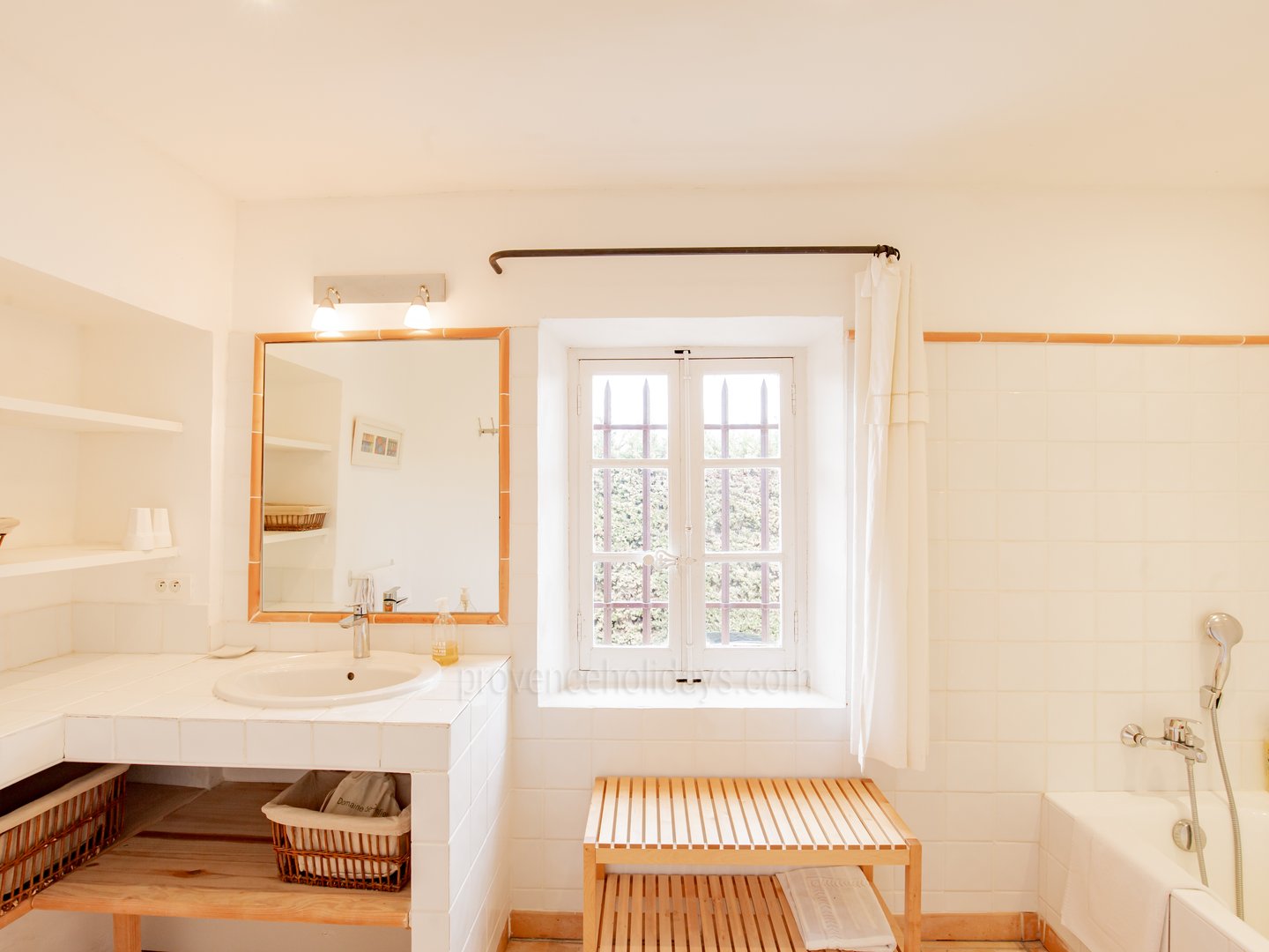 50 - Maison Robion: Villa: Bathroom