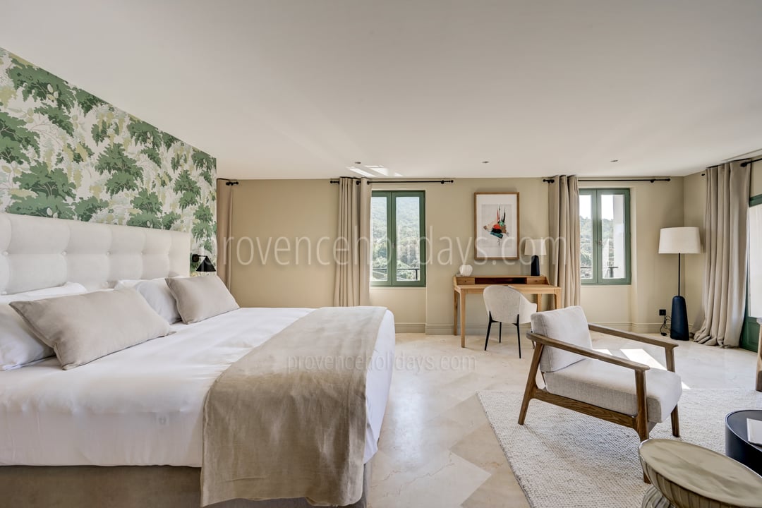 25 - Villa Castel: Villa: Bedroom