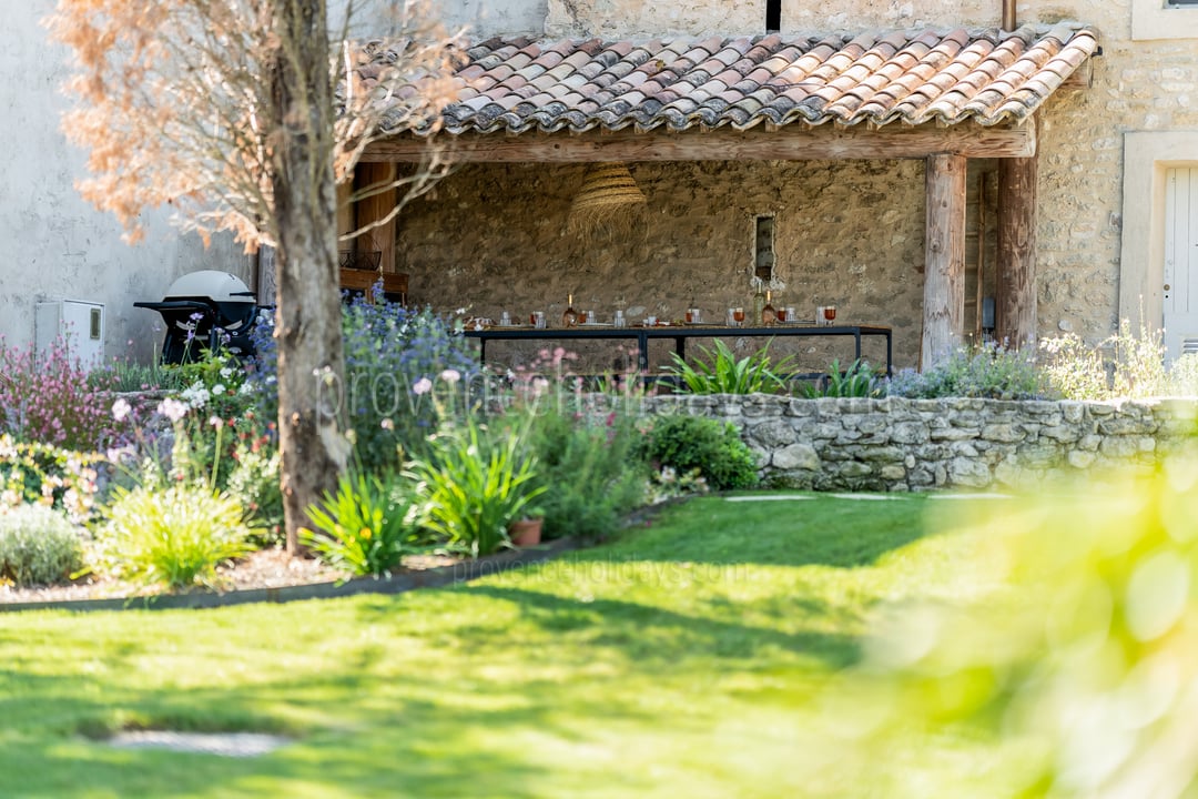 9 - Le Mas des Vignes: Villa: Exterior