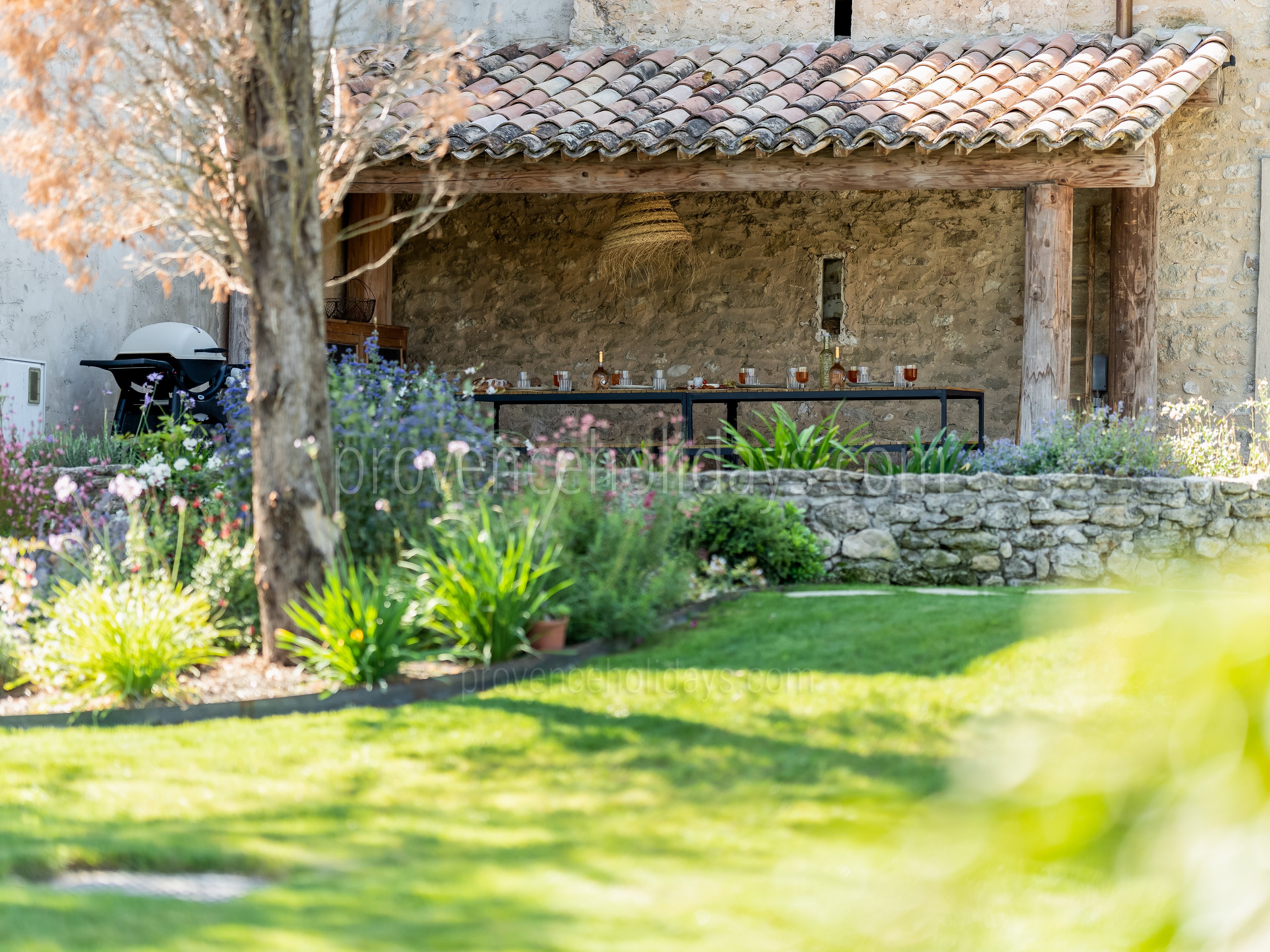 9 - Le Mas des Vignes: Villa: Exterior