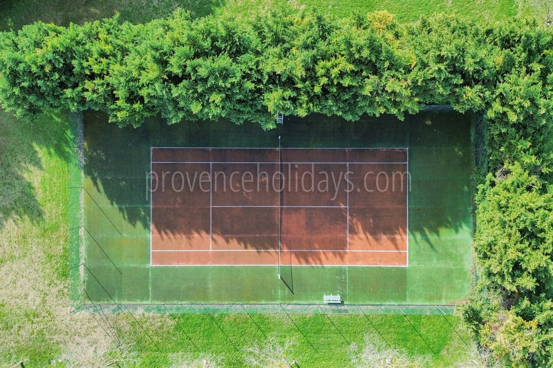 Mas mit Tennisplatz und Schwimmbad bei Isle-sur-la-Sorgue 5 - Mas des Barrattes: Villa: Exterior