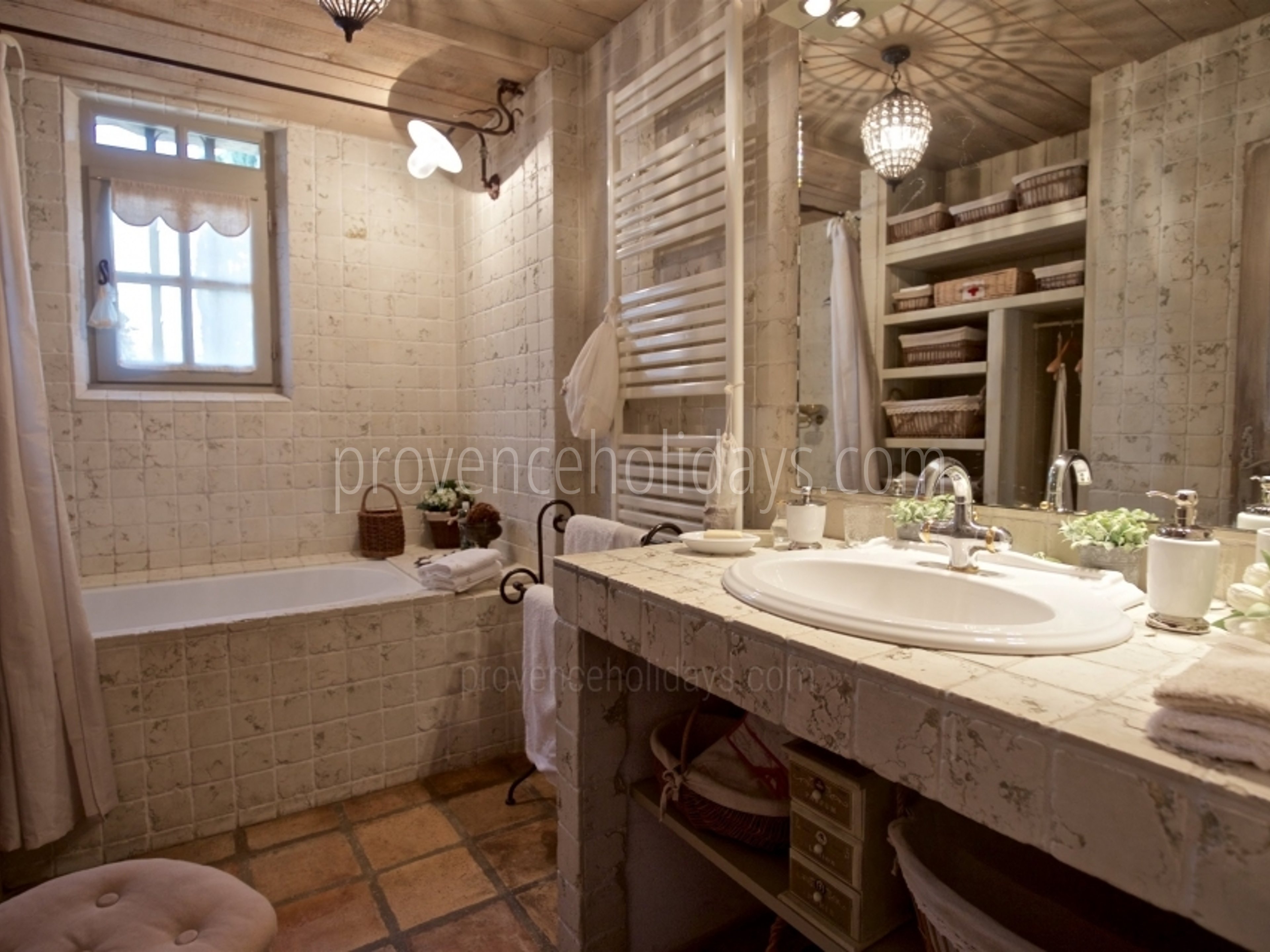 43 - Le Mas des Lavandes: Villa: Bathroom