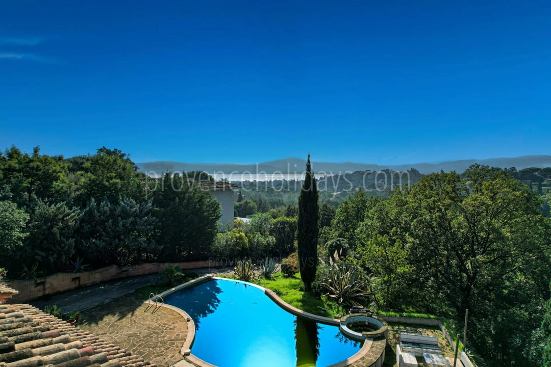 Provencal villa overlooking the bay of Saint-Tropez - Swimming Pool