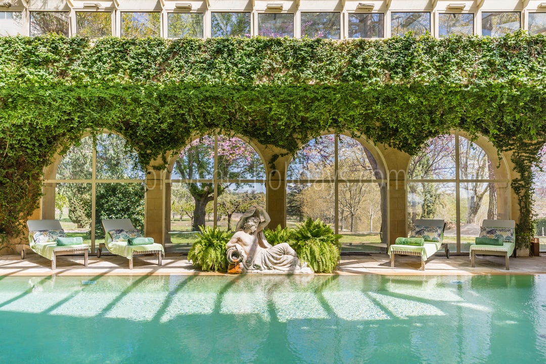 62 - Château de Luberon: Villa: Exterior