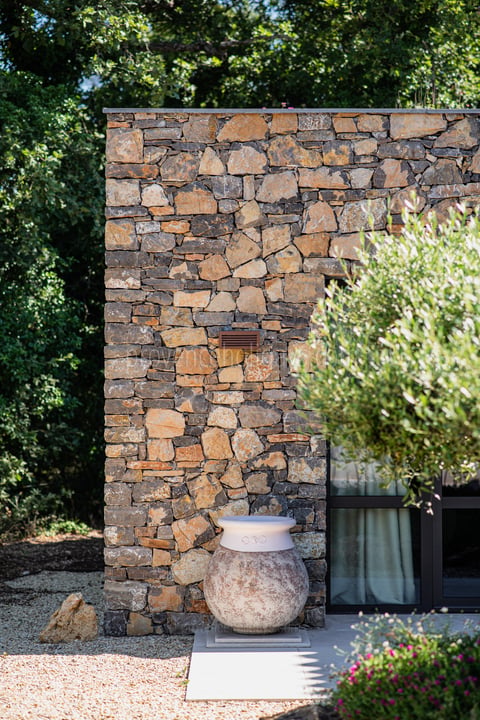 22 - Villa Olive: Villa: Exterior