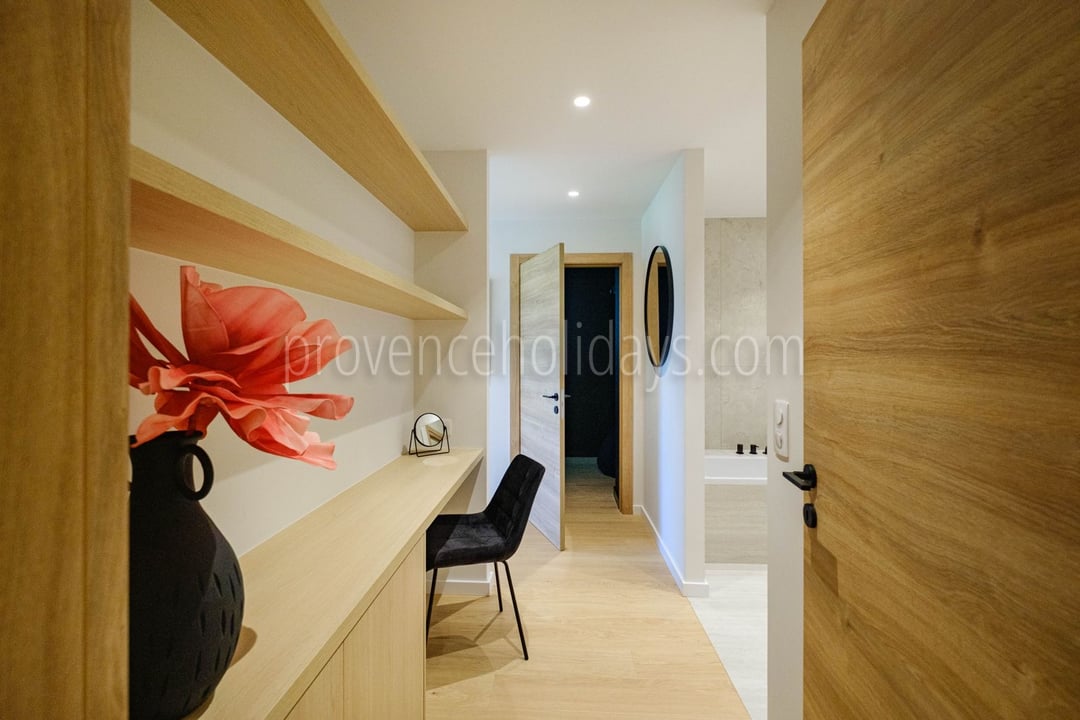 24 - Villa Riviera: Villa: Interior