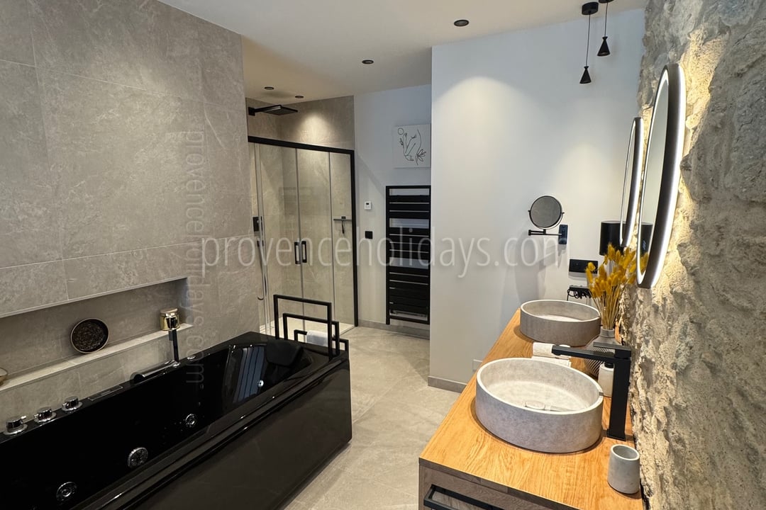 47 - Mas de l\'Oiseau: Villa: Bathroom