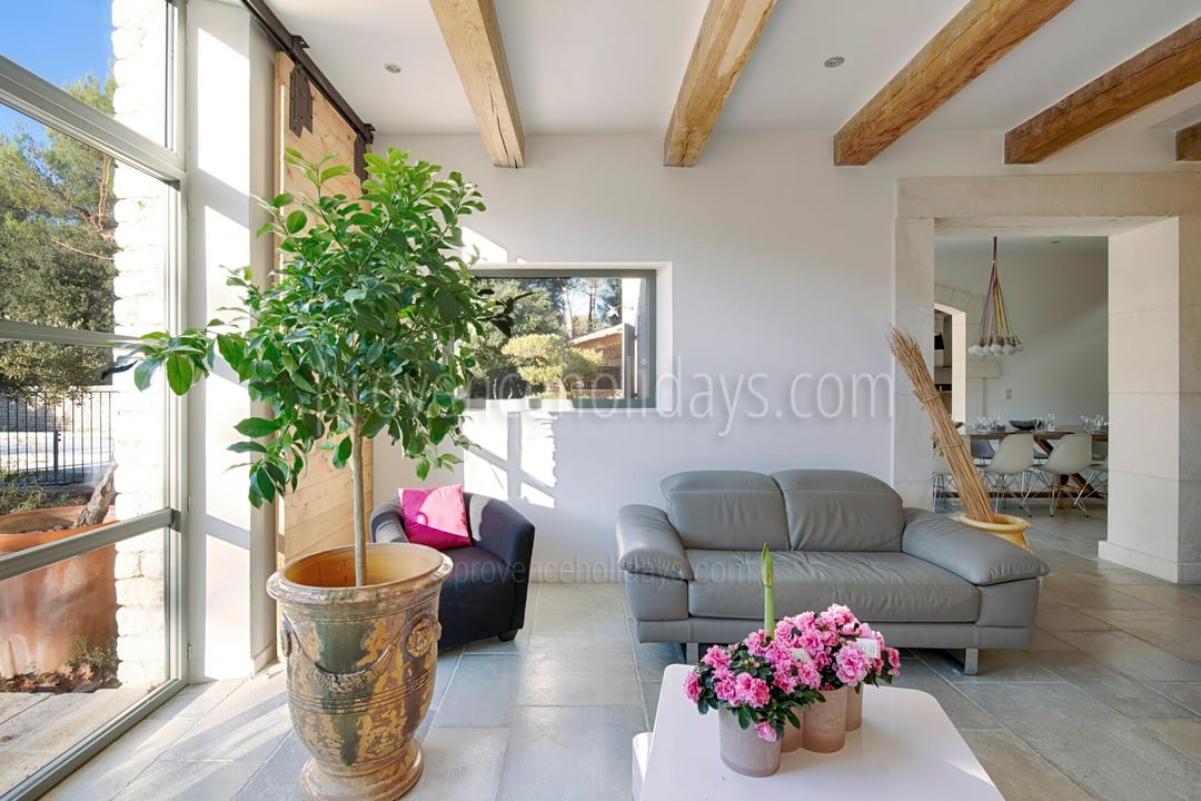 6 - Le Mas de la Pinède: Villa: Interior