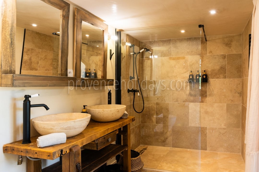 78 - Bastide Gergouven: Villa: Bathroom 2