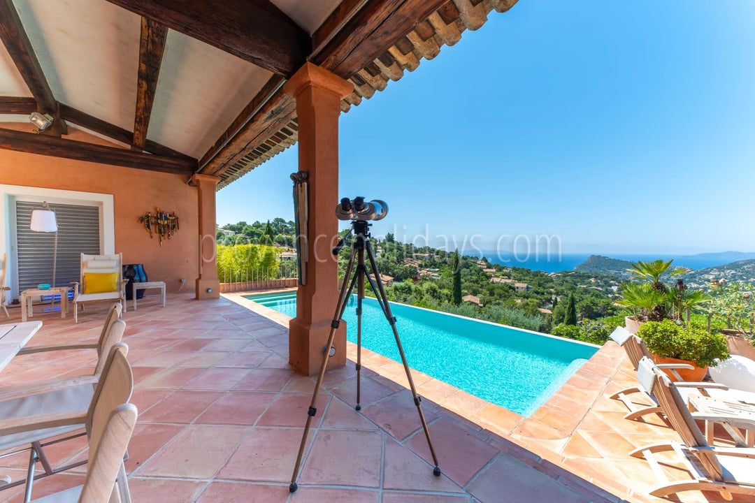32 - Zeitgenössische Villa in Rayol-Canadel-sur-Mer: Villa: Pool