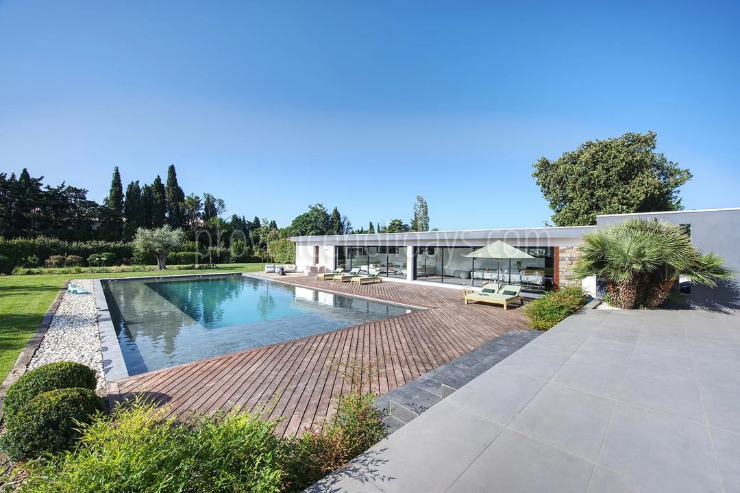 22 - House with pool house in Eyguières: Villa: Pool