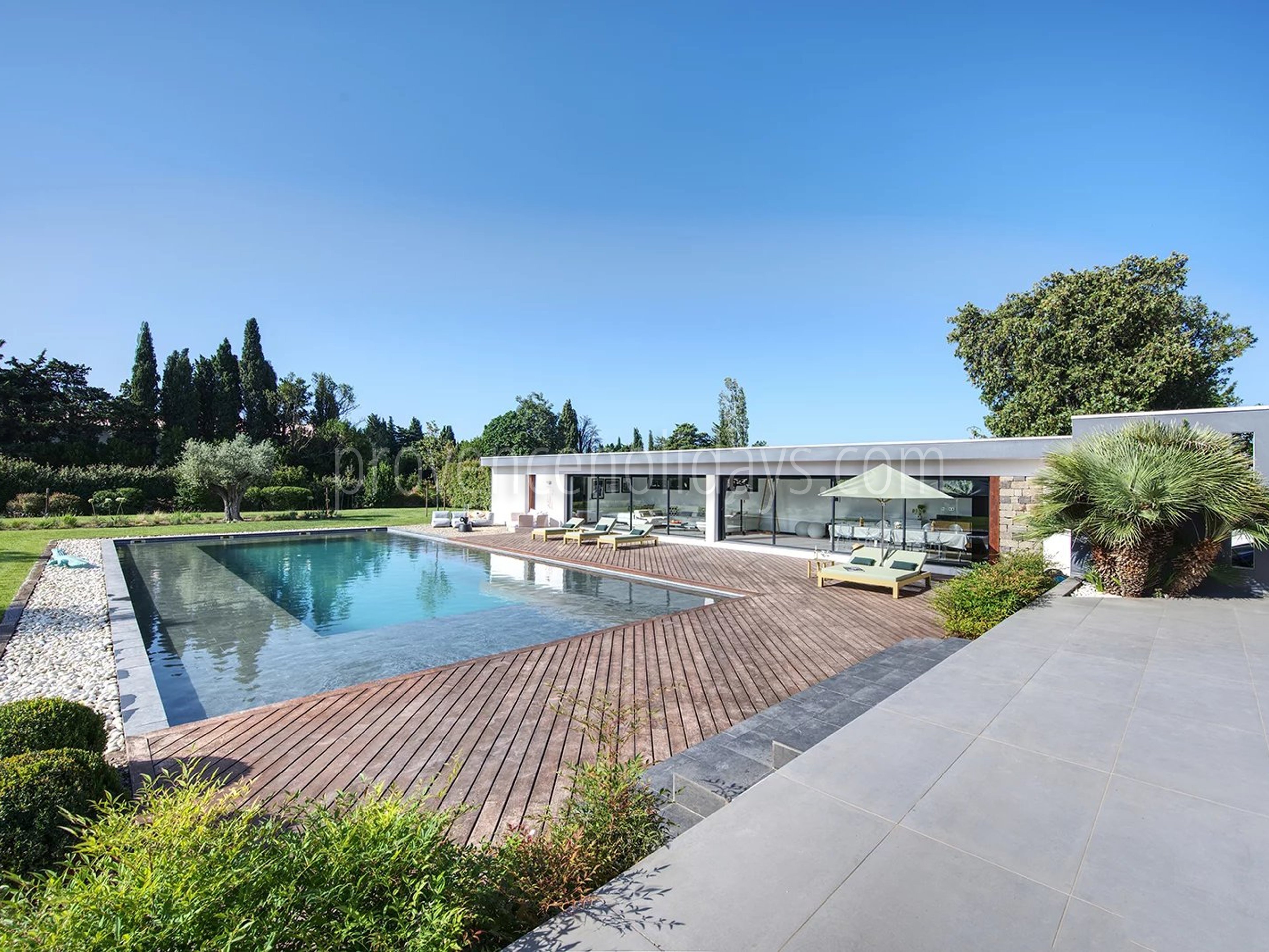 22 - House with pool house in Eyguières: Villa: Pool