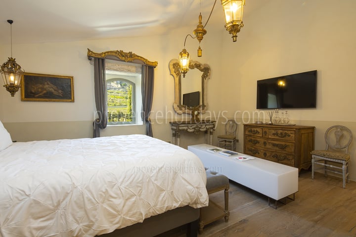4 - Le Mas des Cyprès: Villa: Bedroom