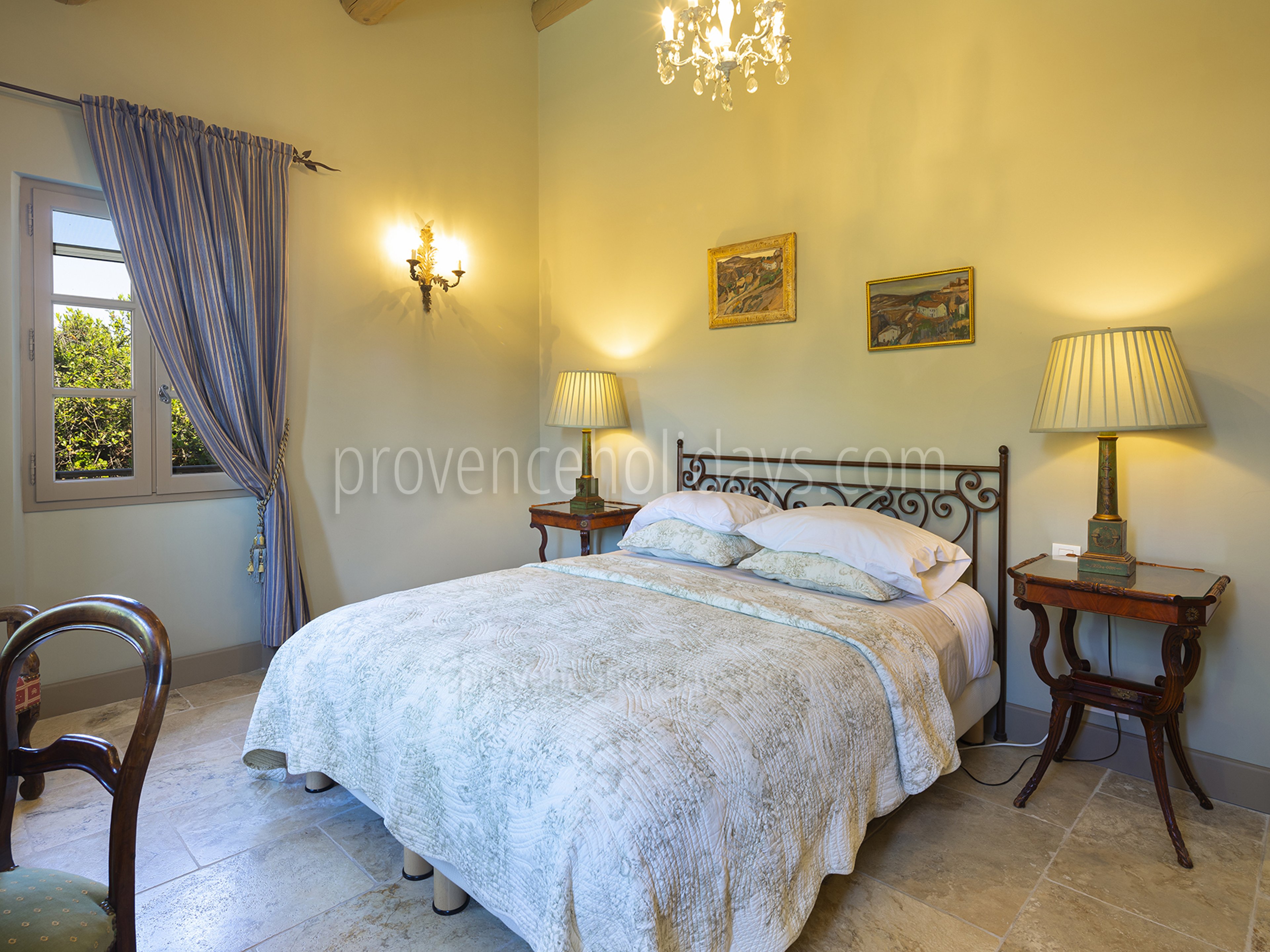 9 - Maison des Oliviers: Villa: Bedroom