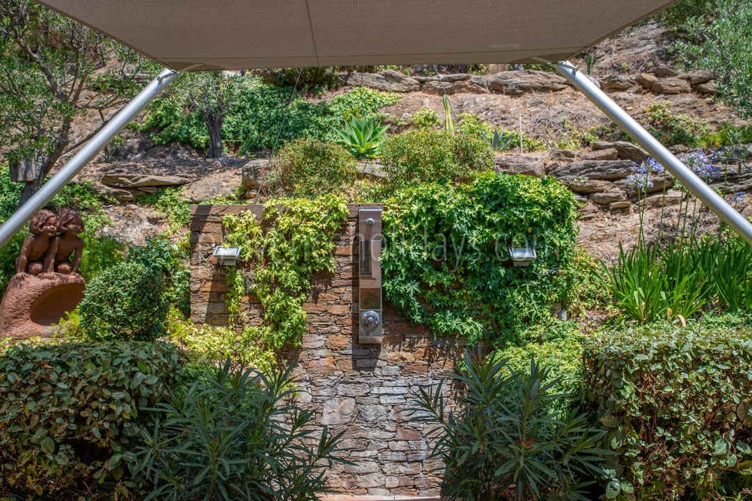 26 - Zeitgenössische Villa in Rayol-Canadel-sur-Mer: Villa: Exterior