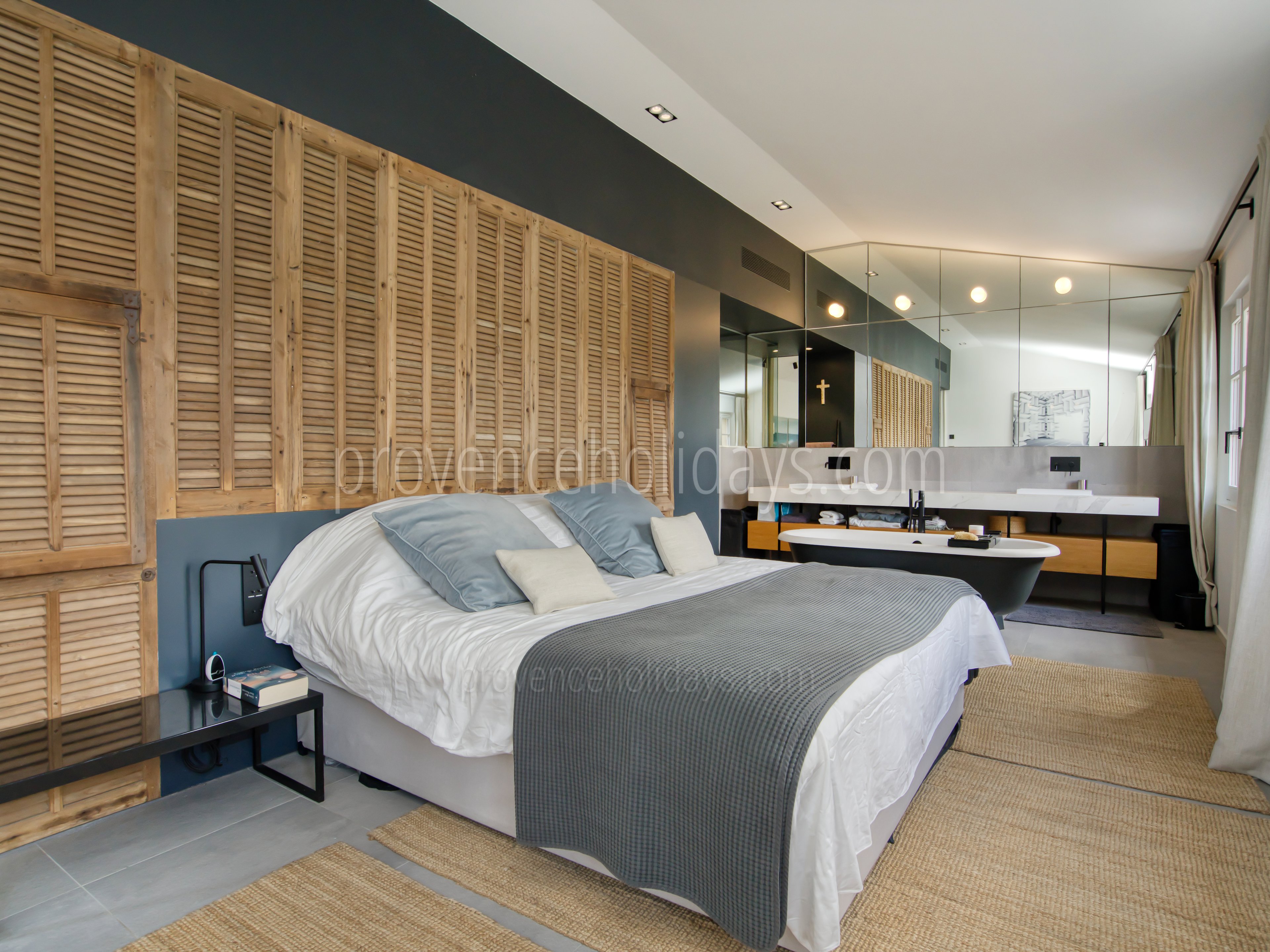 6 - Refuge d\'Azur: Villa: Bedroom