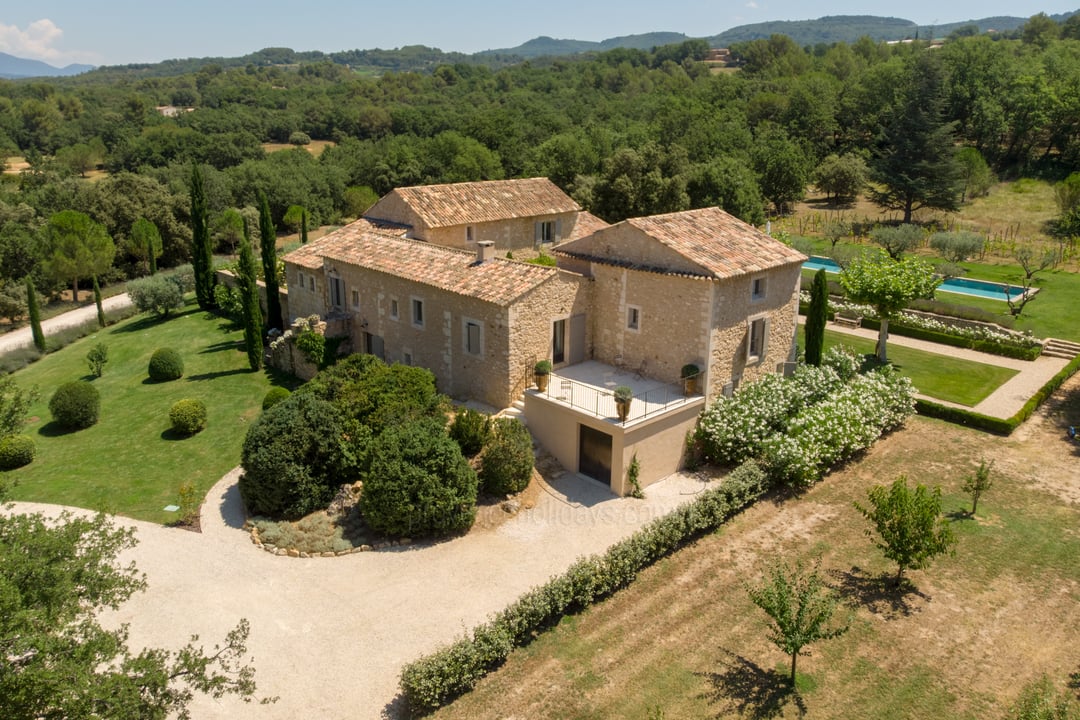4 - Mas Saint-Julien: Villa: Exterior