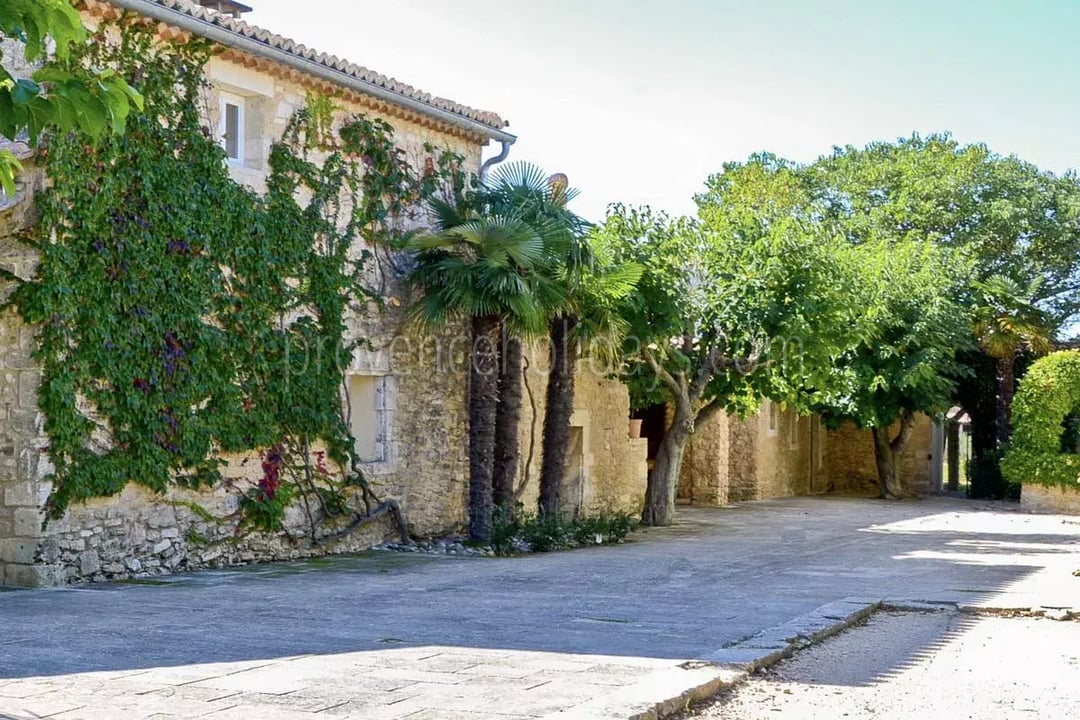 11 - Bonnieux Mas: Villa: Exterior