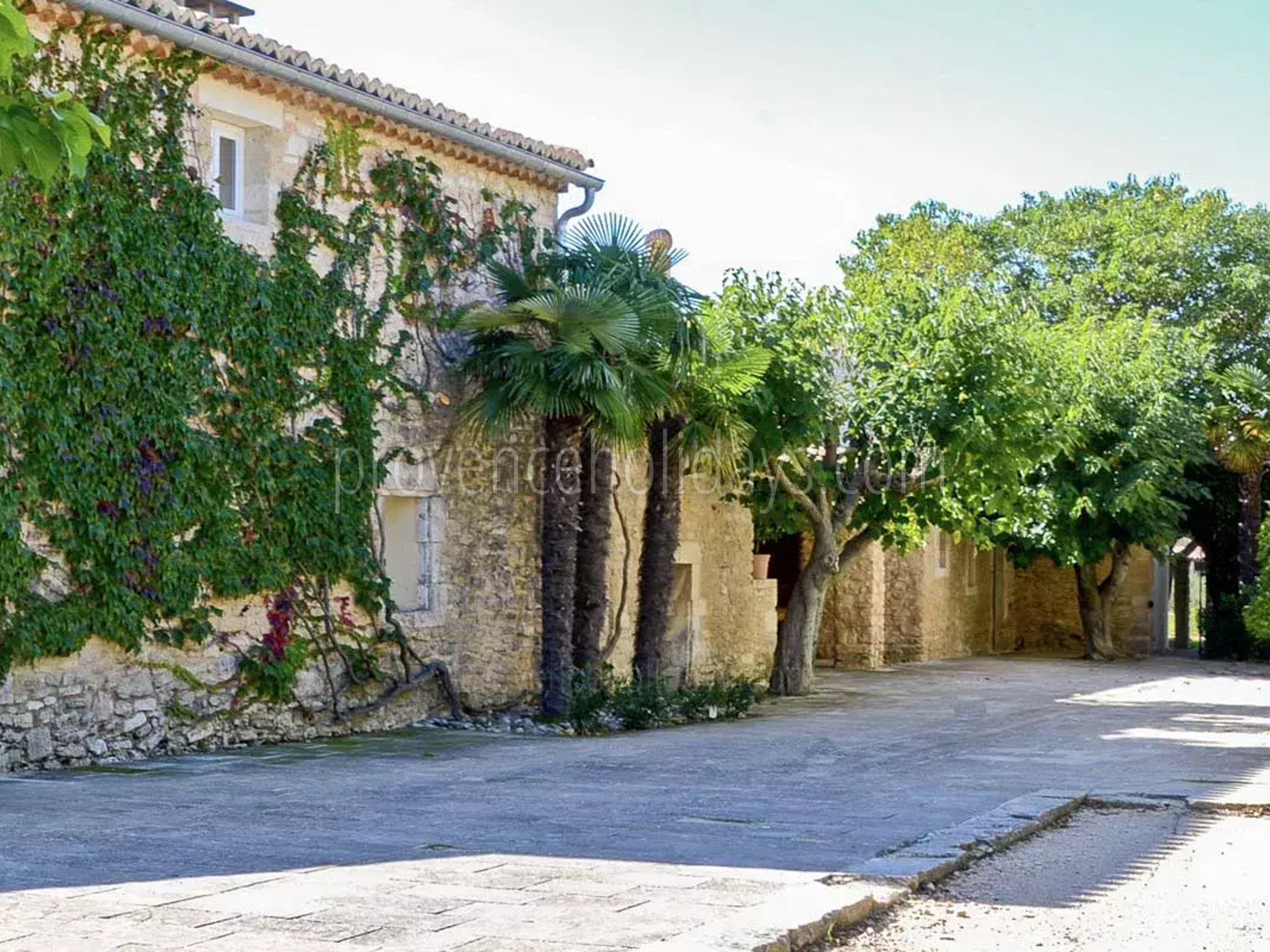 11 - Bonnieux Mas: Villa: Exterior
