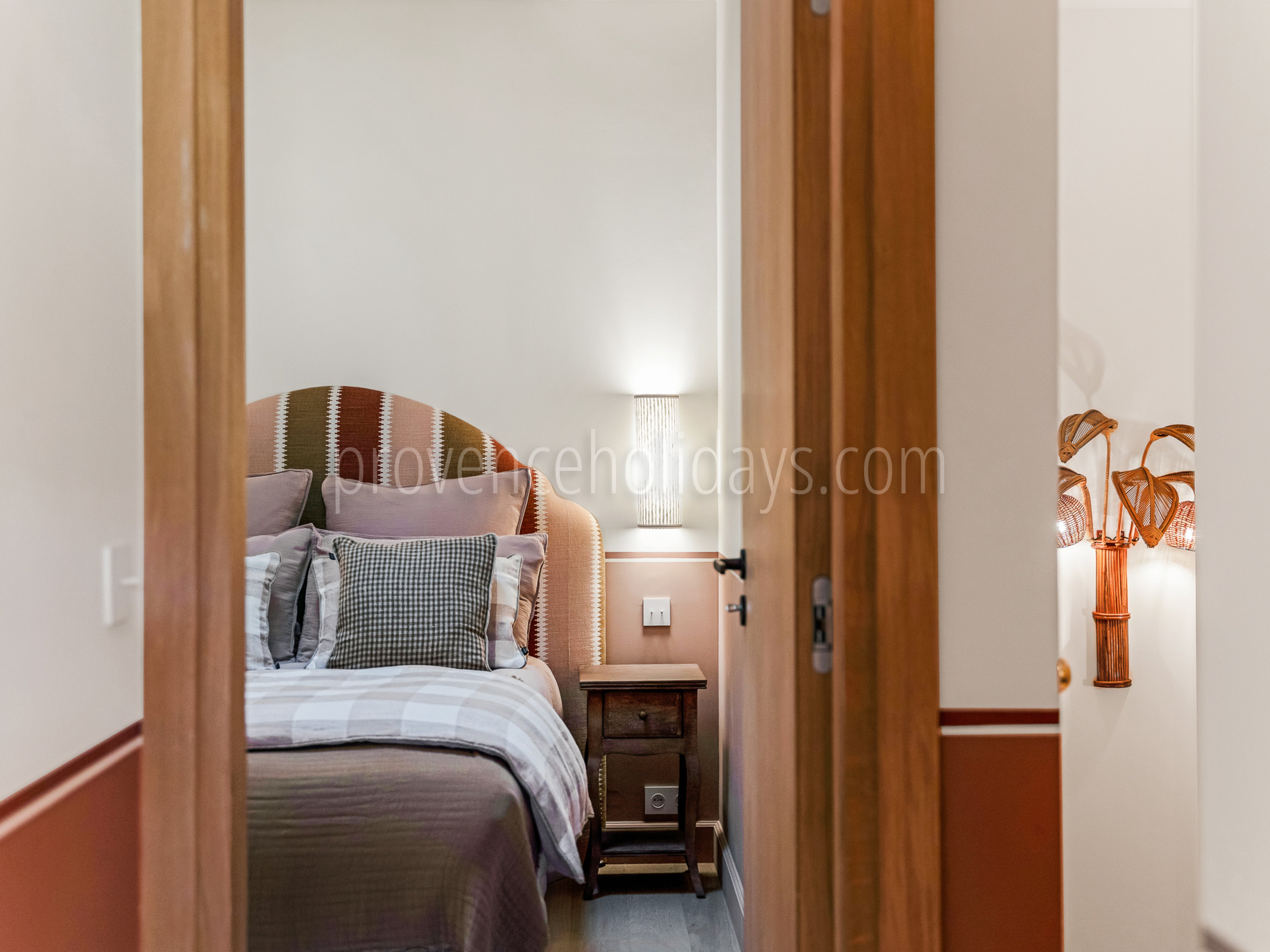 23 - La Tropézienne: Villa: Bedroom