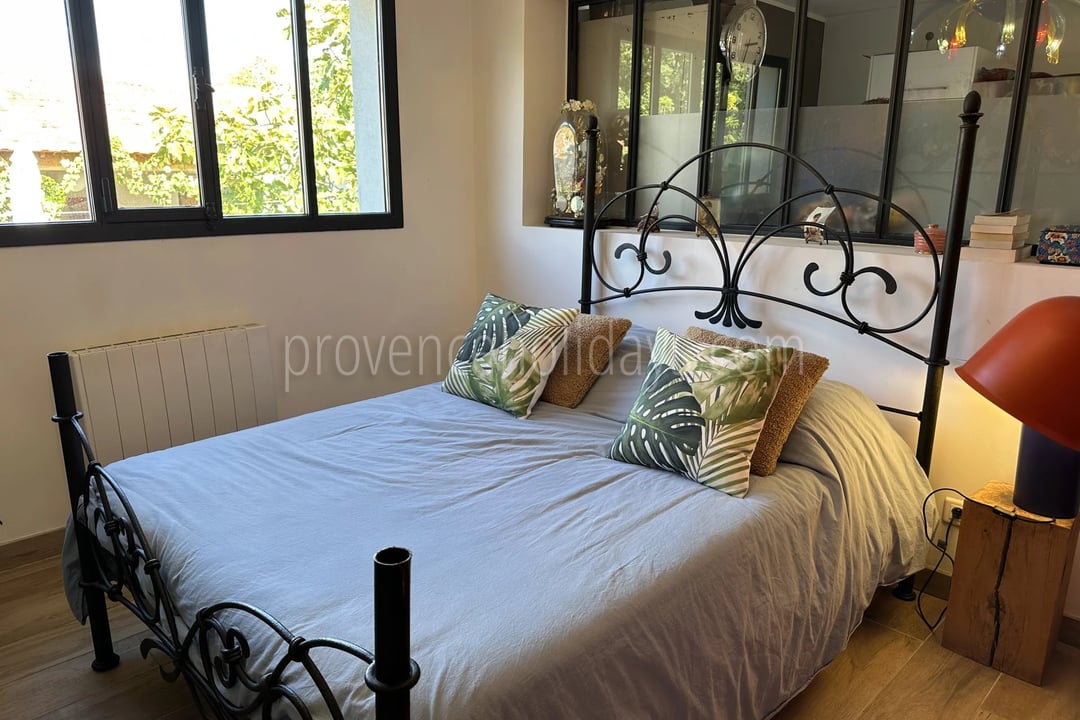 27 - Village house in Eygalières: Villa: Bedroom