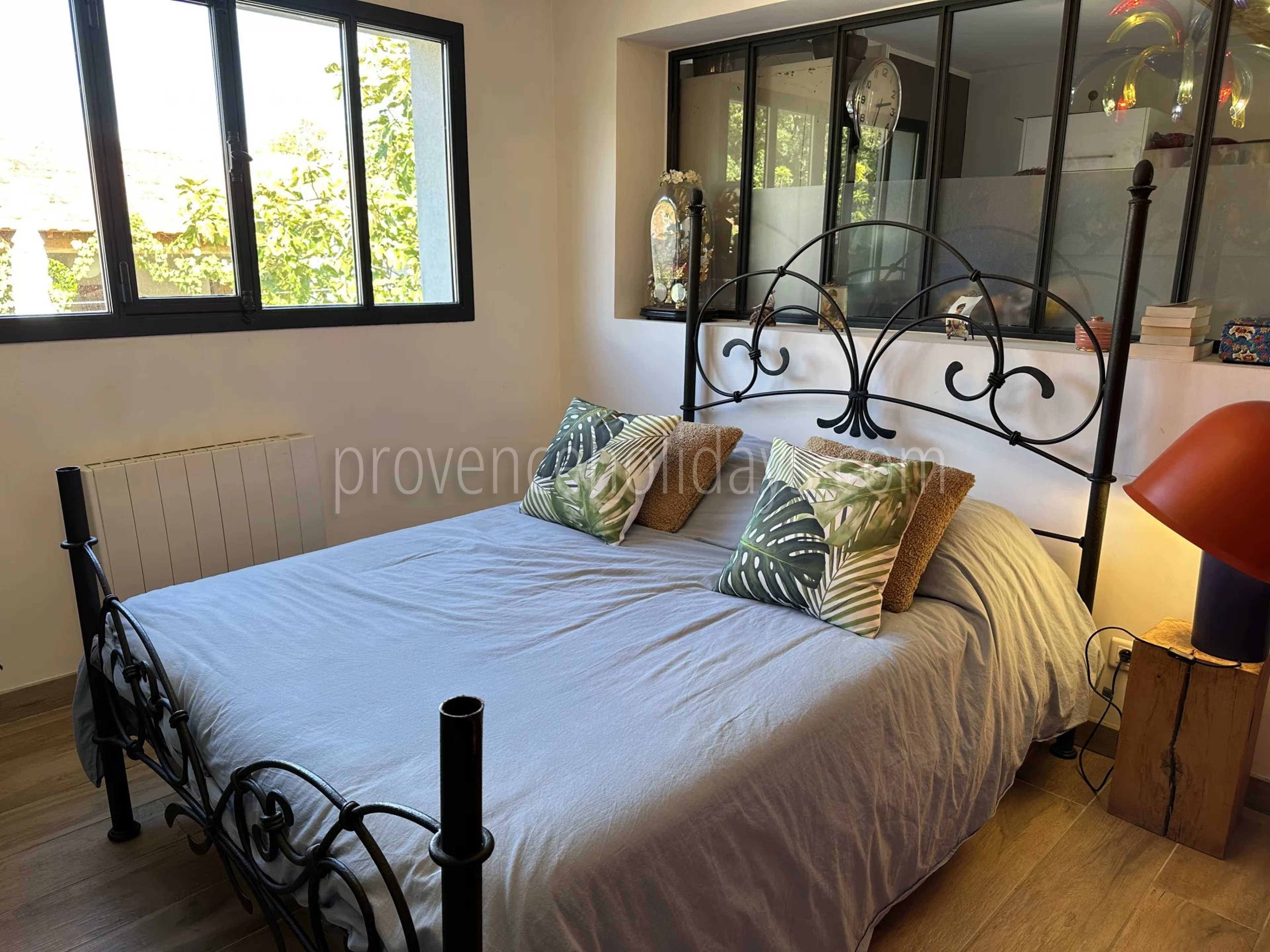 27 - Village house in Eygalières: Villa: Bedroom