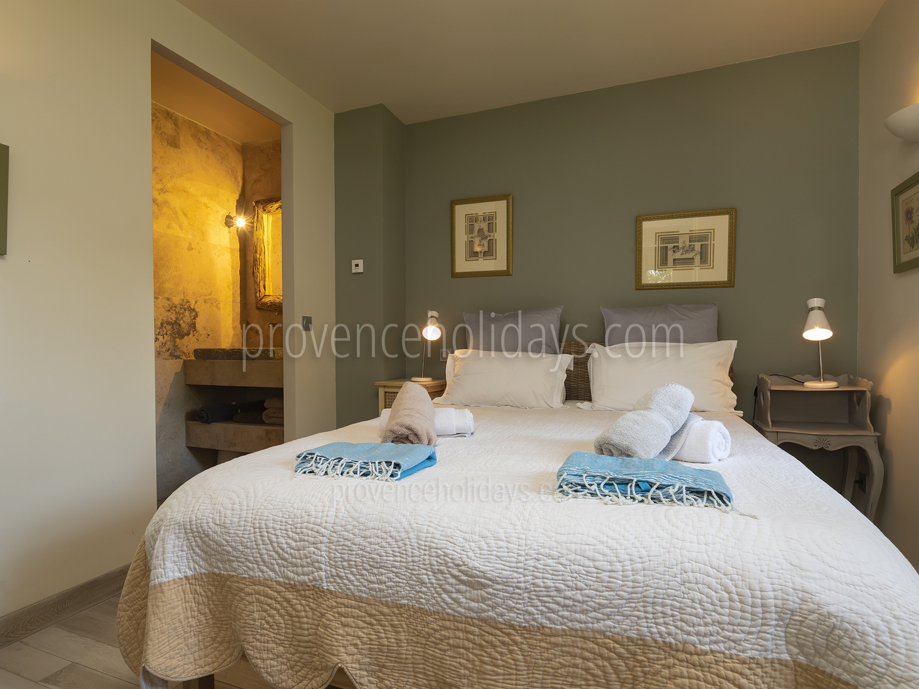4 - Villa Glanum: Villa: Bedroom