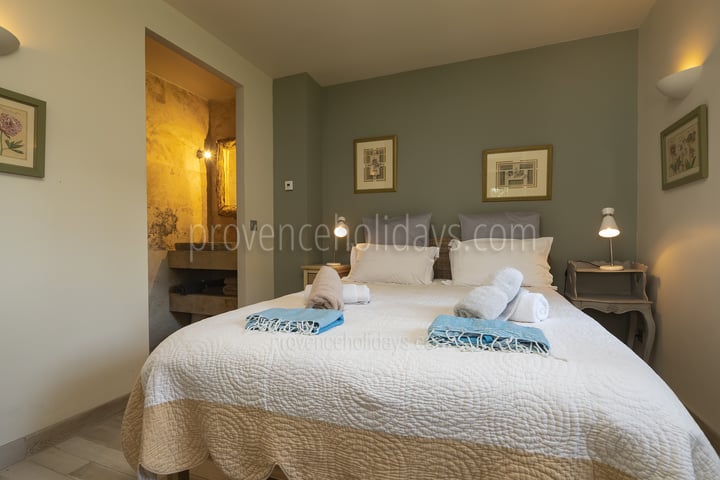 4 - Villa Glanum: Villa: Bedroom