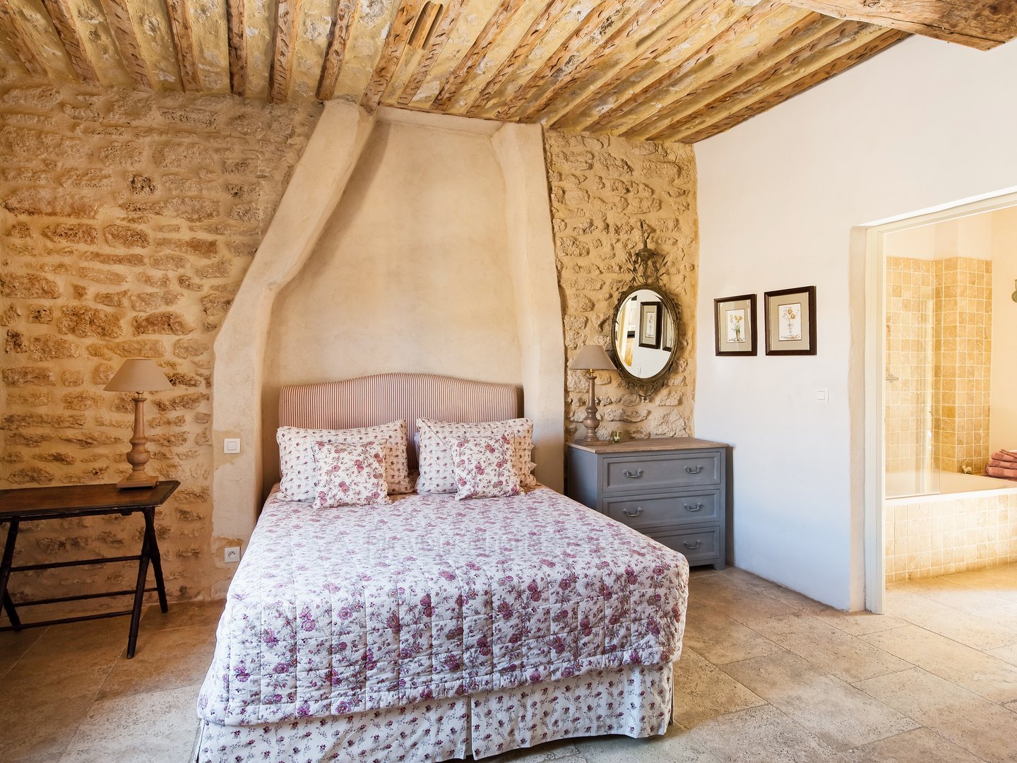 32 - Mas Pont-du-Gard: Villa: Bedroom