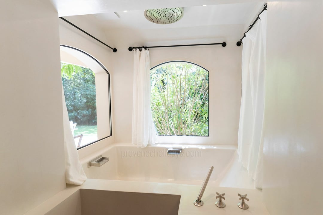 38 - Villa Luna: Villa: Bathroom