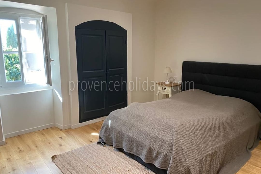 16 - Mas Cyprinidé: Villa: Bedroom
