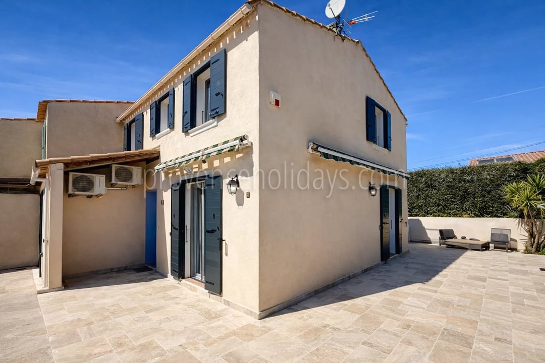 11 - Huis met kelder in Grimaud: Villa: Exterior