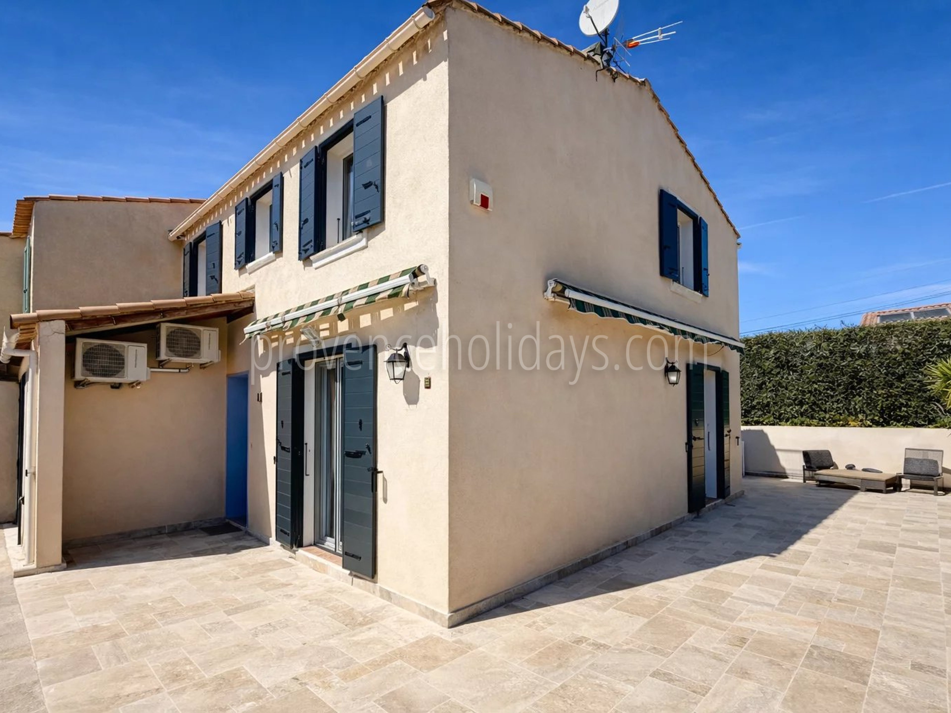 11 - Huis met kelder in Grimaud: Villa: Exterior