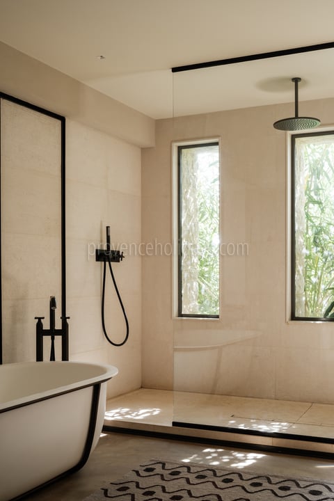 22 - Villa Paradis: Villa: Bathroom