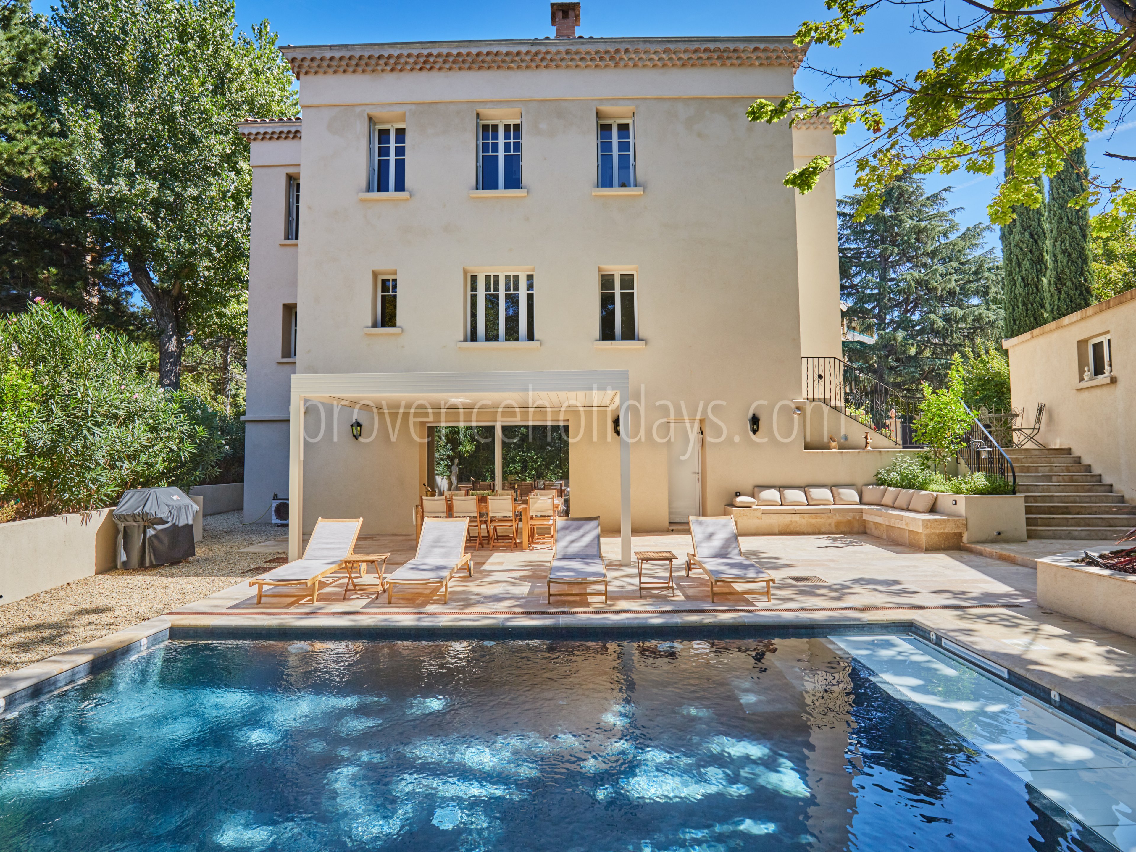 -1 - Le Reflet d\'Aix: Villa: Exterior