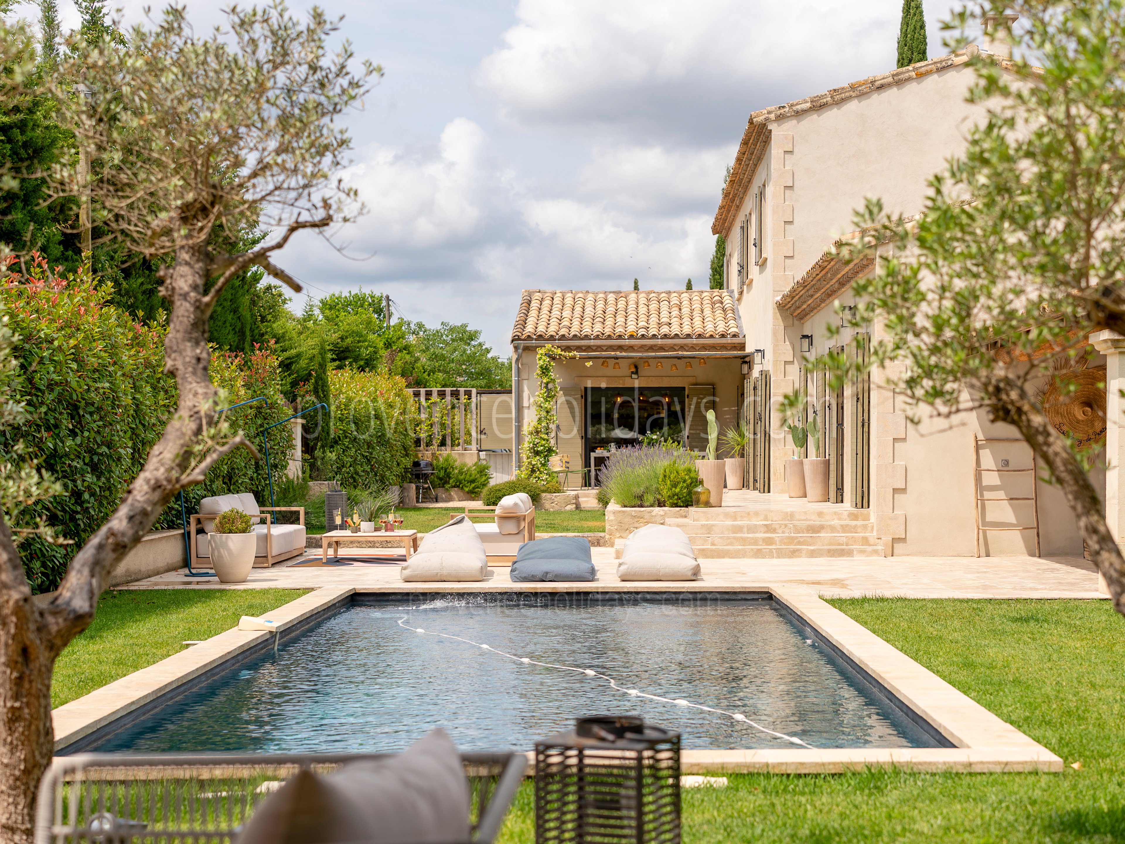 1 - Villa Alma: Villa: Exterior