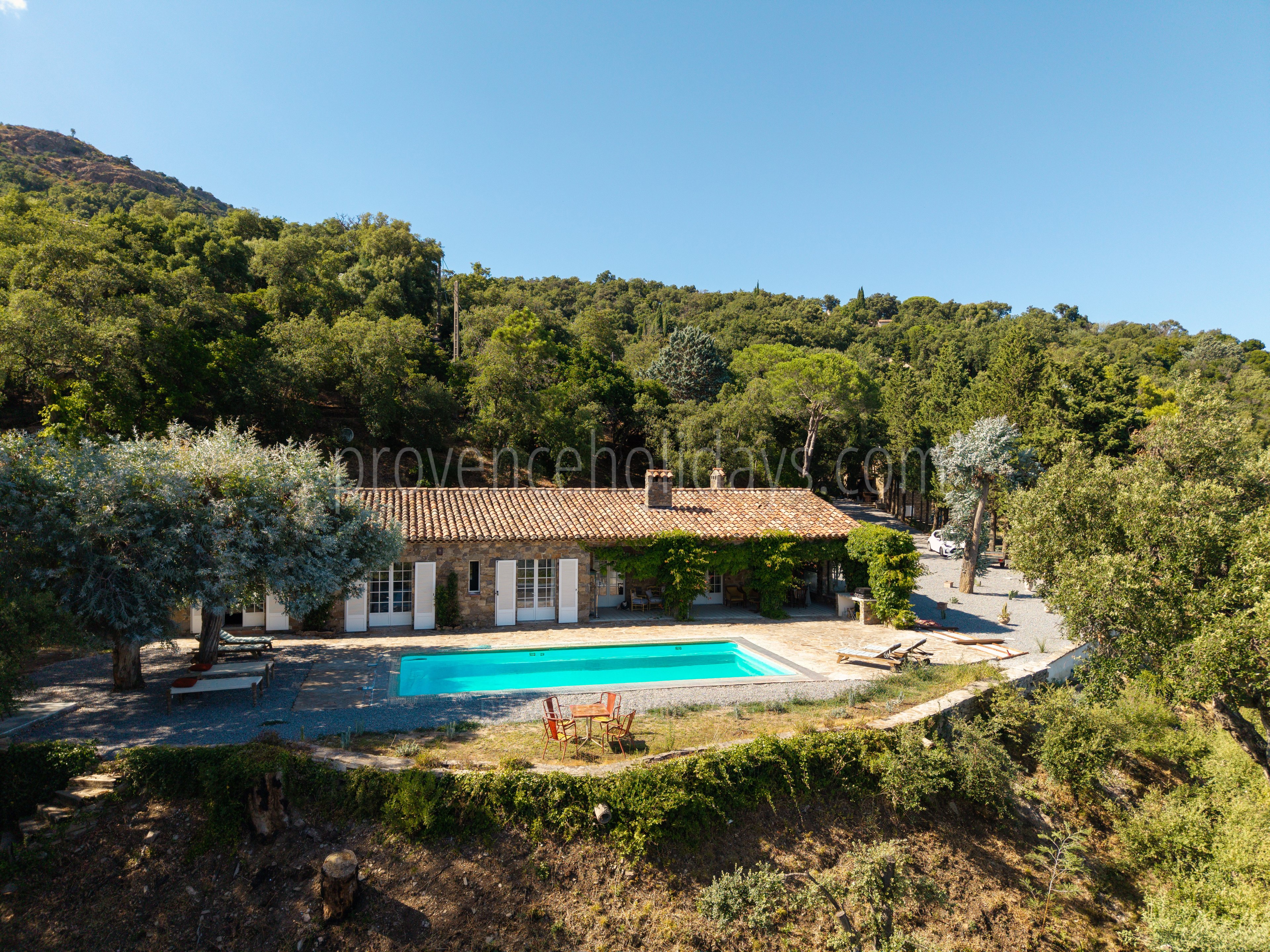0 - Le Mas de la Garde: Villa: Exterior
