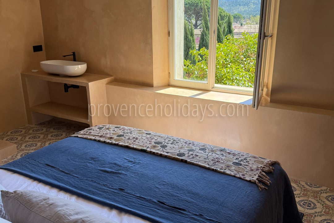 Hotel Olivine